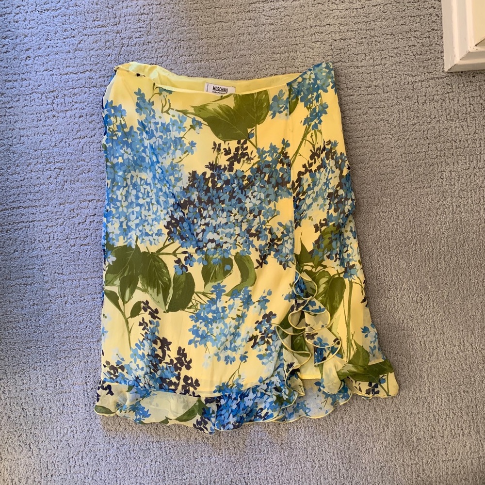 Blouse and skirt set
